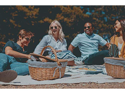 छोटी सीग्रास टोकरी पिकनिक गियर और सहायक उपकरण सेट लकड़ी का ढक्कन कवर